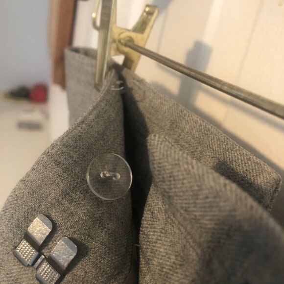 NWT H&M Women's High-Rise Tailored Wide-Leg Pleated Trousers, Size 6 - Picture 3 of 15